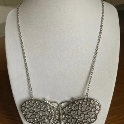 Collier papillon 